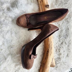 Boutique 58 brown suede quilted platform pumps